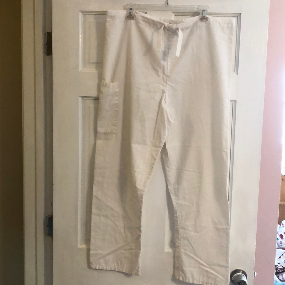 White scrub pants size small